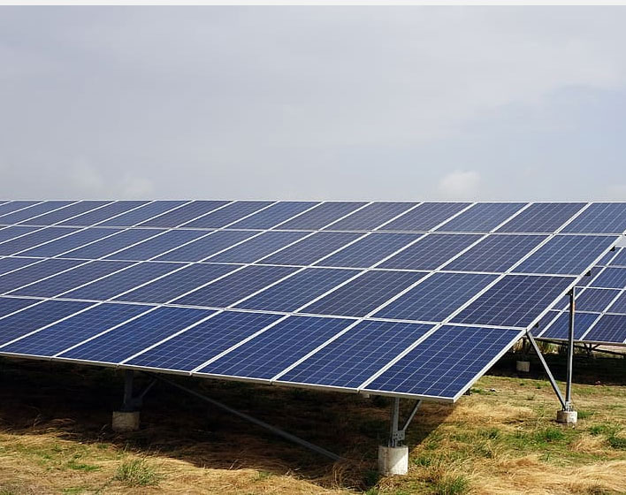 Predicción a Corto Plazo de la Producción de Energía en una Planta Fotovoltaica e Influencia de Ensuciamiento de los Paneles en la Producción de la Misma (PVCASTSOIL)