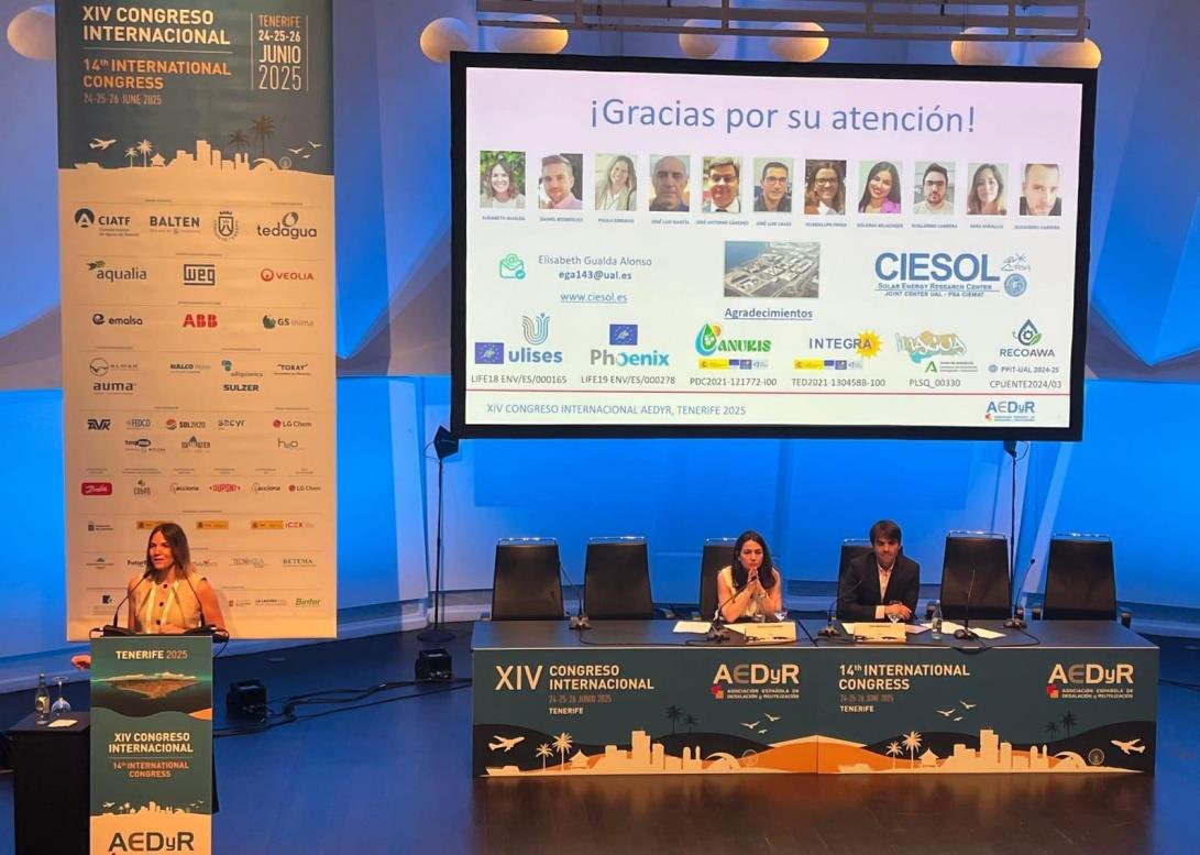 Presentación de resultados en congreso científico.